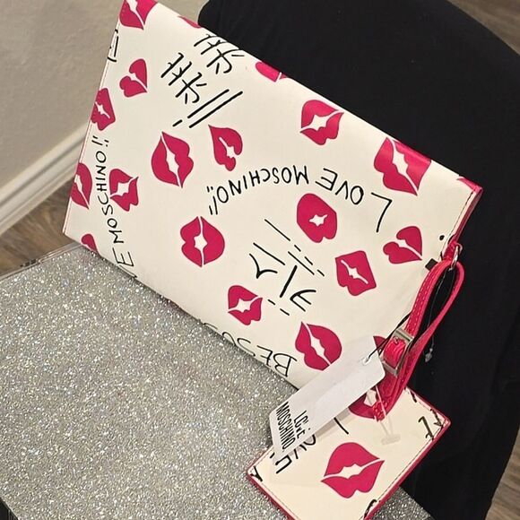 Love Moschino Kisses Clutch w/ID Tag & Card Wallet- White/Pink